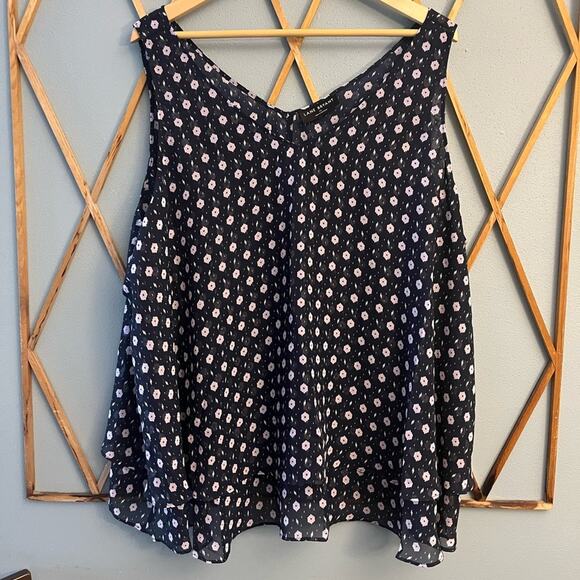 Lane Bryant Swing Sleeveless Blouse - Picture 1 of 3